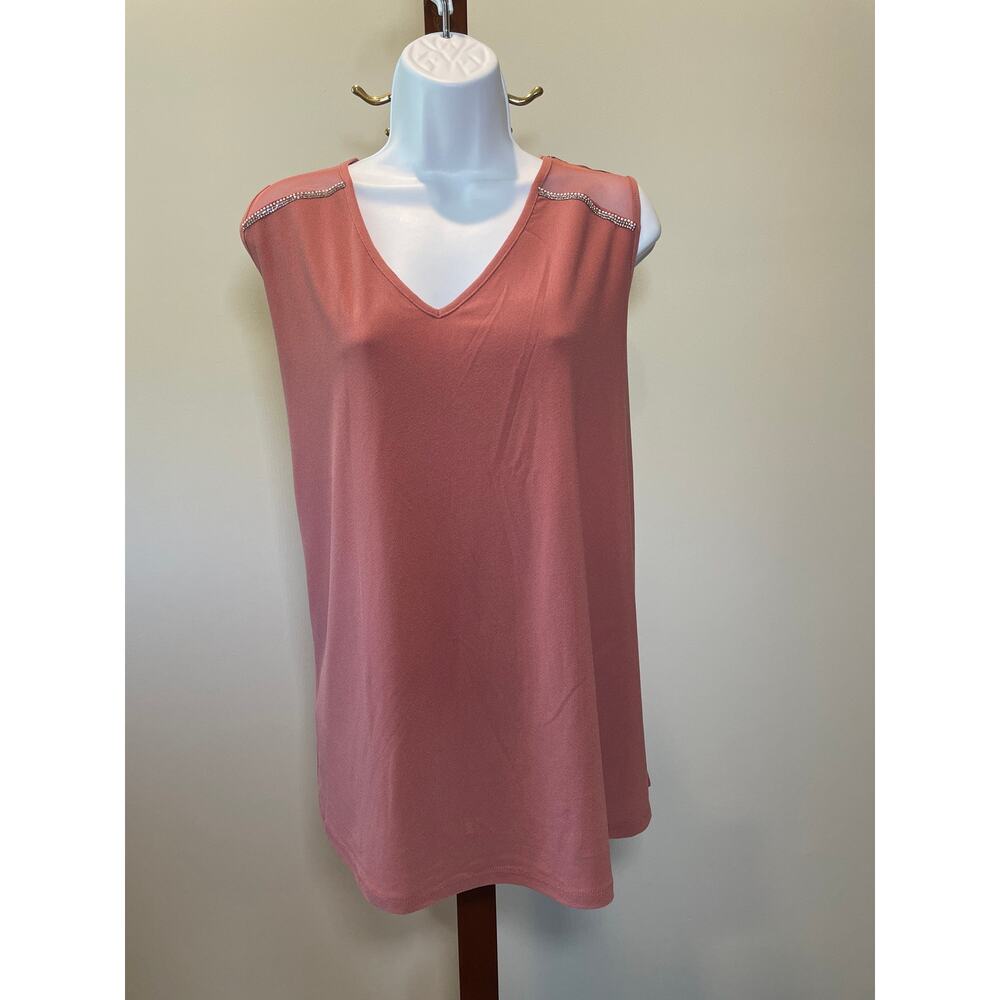 89th & Madison Sleeveless Rose Top – Size 2X Rhinestone Shoulder Detail – NWT